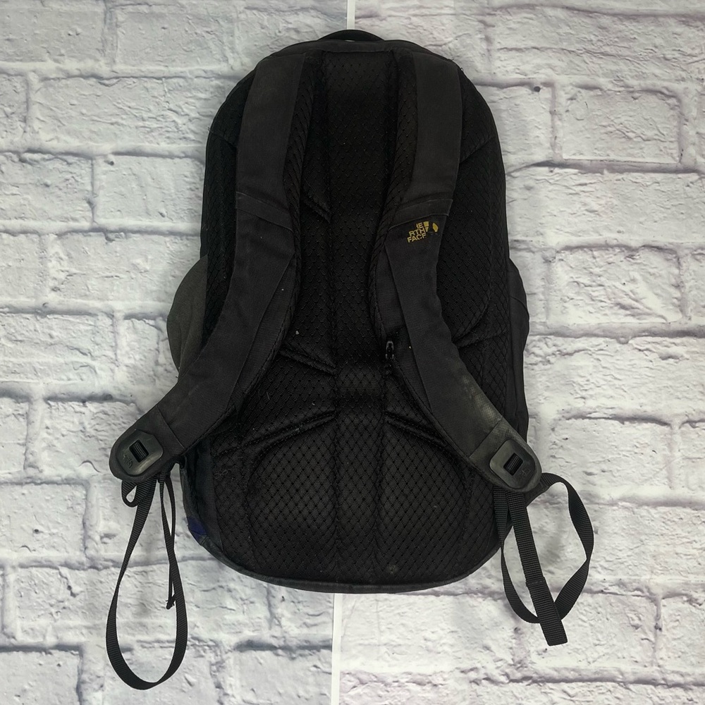🎒🔥 Vintage The North Face Backpack – Distressed Street Style - Picture 3 of 10
